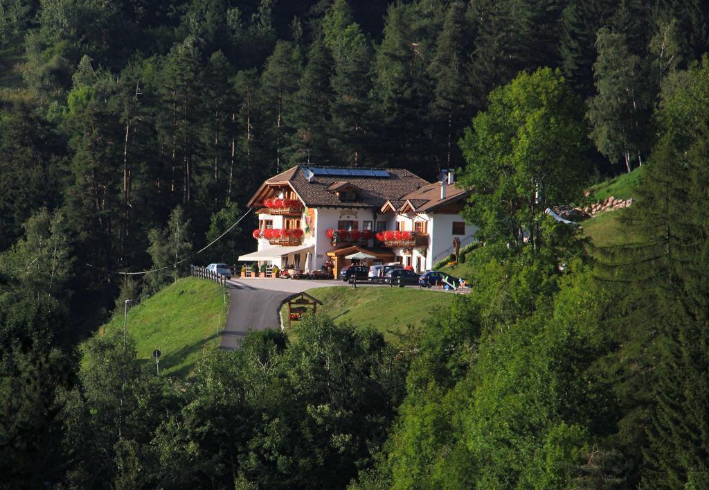 Hôtel Agritur Fior Di Bosco à Valfloriana Extérieur photo